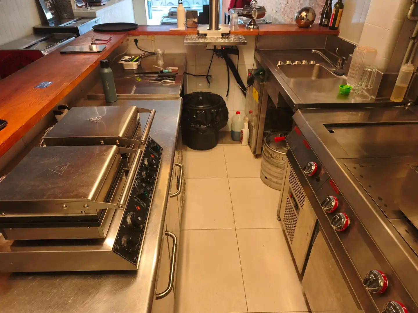 Business premises for transfer in Ciutat Vella, imagen 11