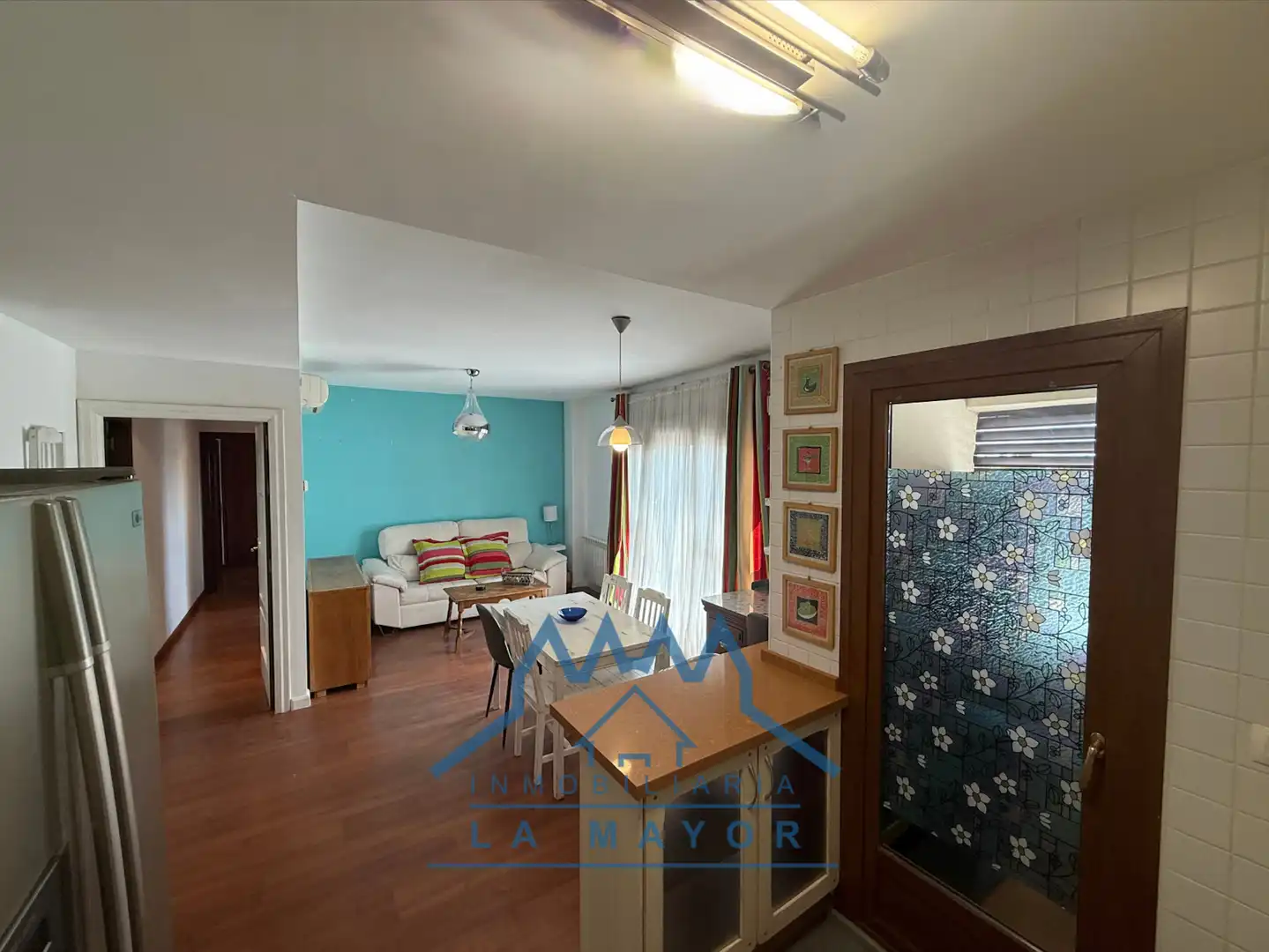 Sala de estar de Piso en venta en Ciudad Real con Parquet y Piscina comunitaria