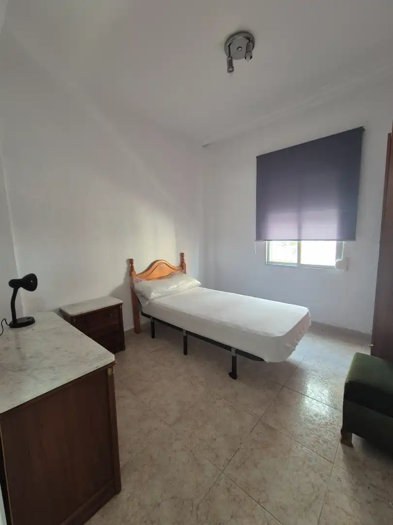 Habitación de Piso de alquiler en Badajoz con Aire acondicionado, Amueblado y Horno
