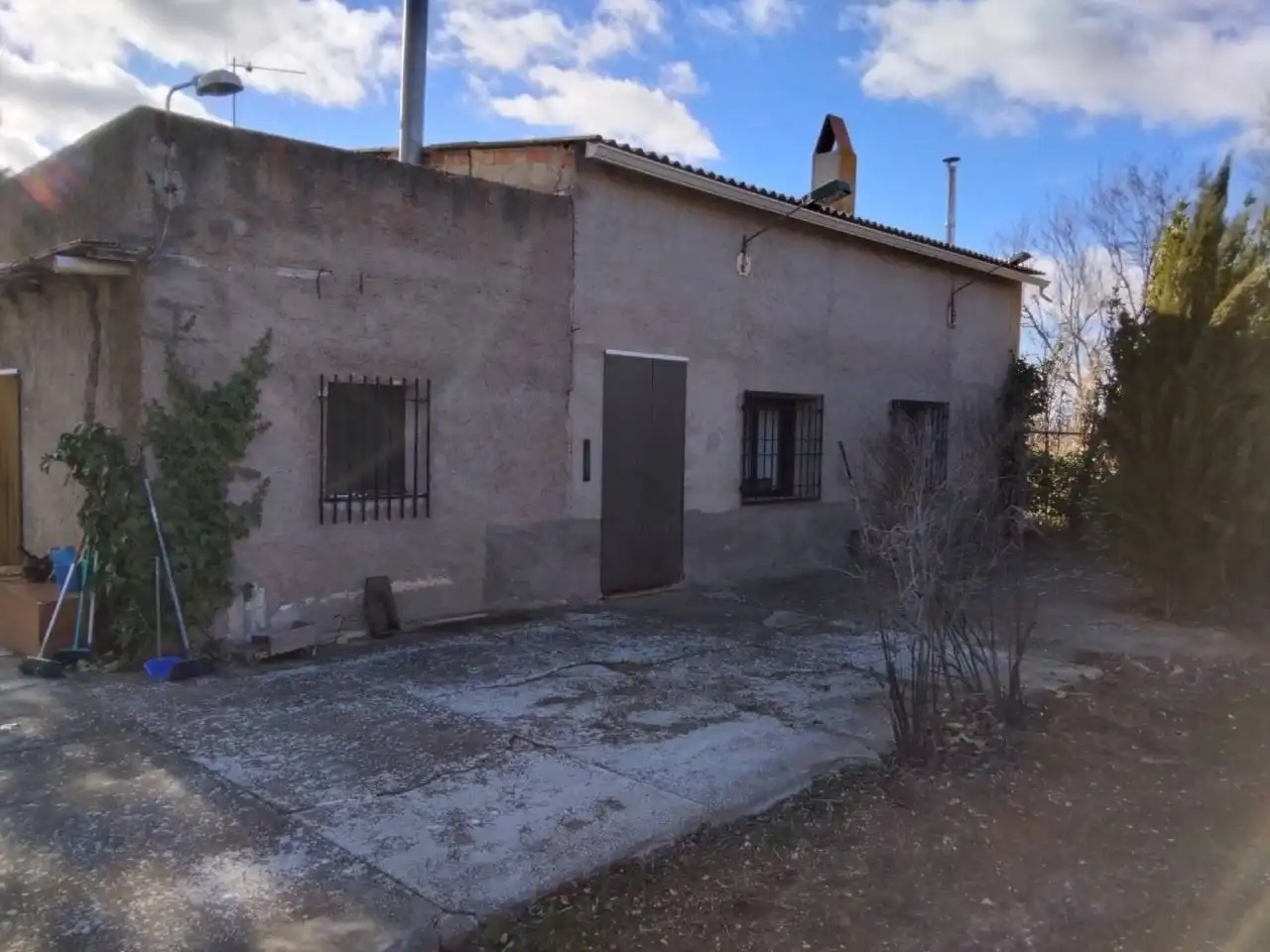 Vista exterior de Finca rústica en venda en Manzanares amb Jardí privat, Terrassa i Moblat