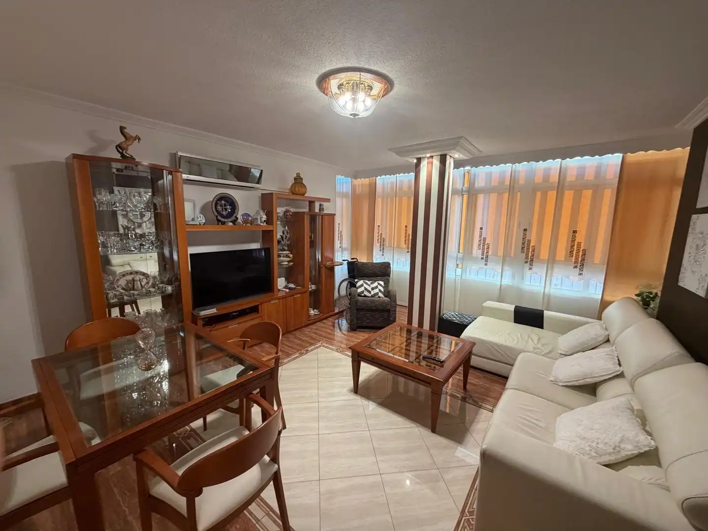 Wohnzimmer von Wohnung zur Miete in Málaga