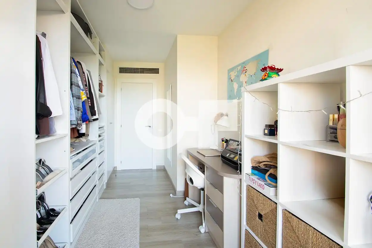 Habitación de Piso en venta en Barcelona con Aire acondicionado, Calefacción y Jardín privado