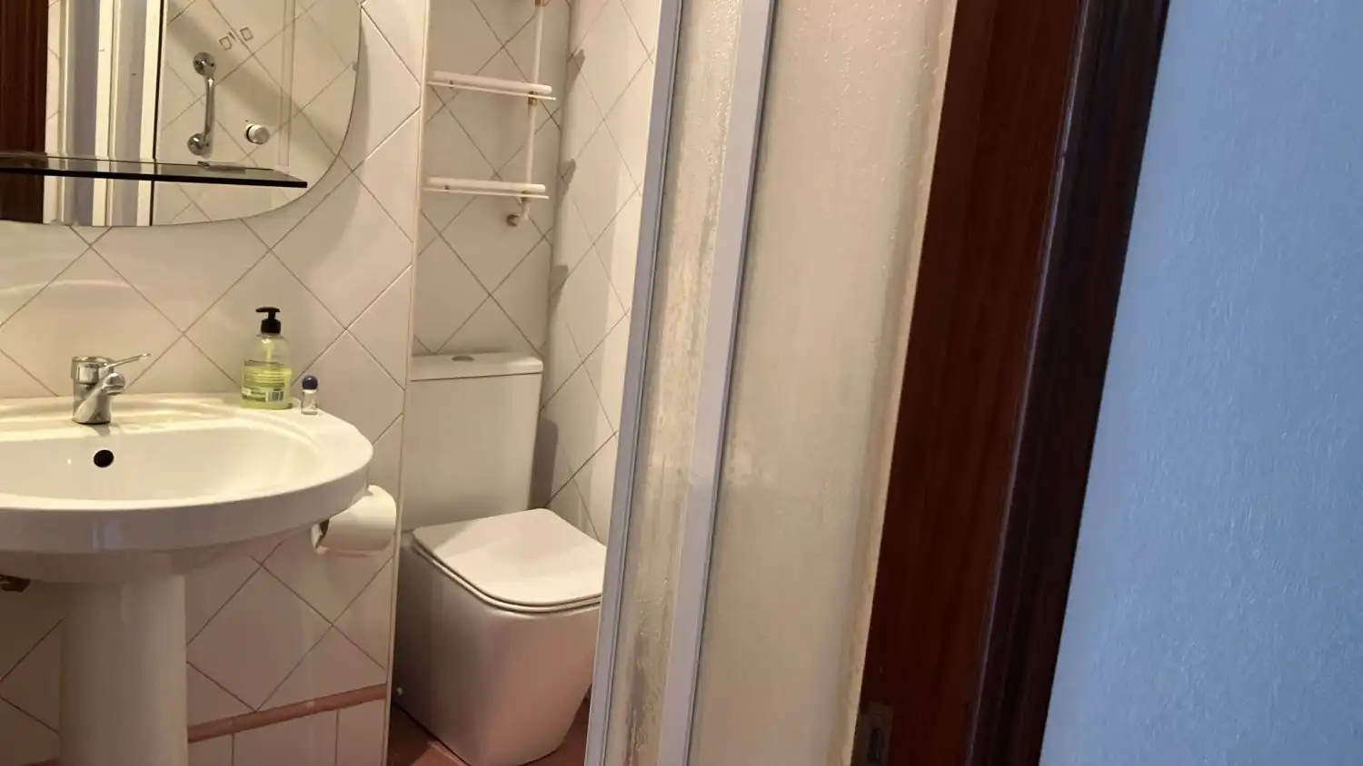 Badezimmer von Wohnung zur Miete in Gijón 