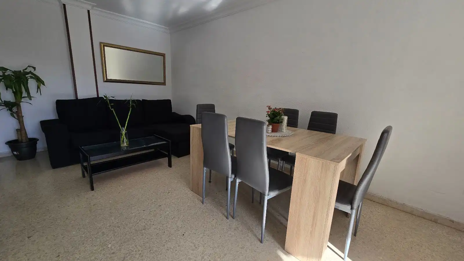 Comedor de Piso en venta en Benalmádena con Aire acondicionado, Terraza y Amueblado