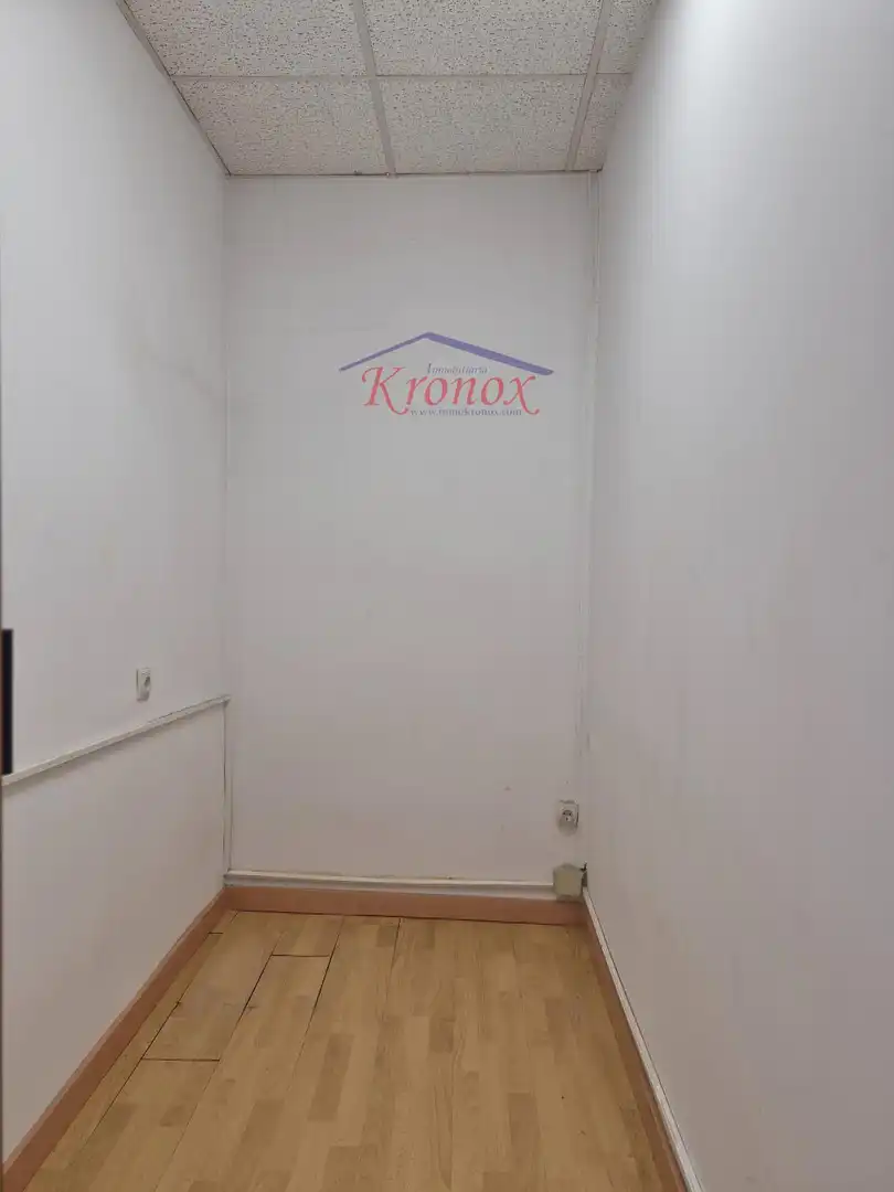 Habitación de Local de alquiler en Madrid con Aire acondicionado y Alarma