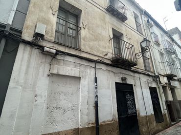 Mixt residencial en venda a Calle Morenas