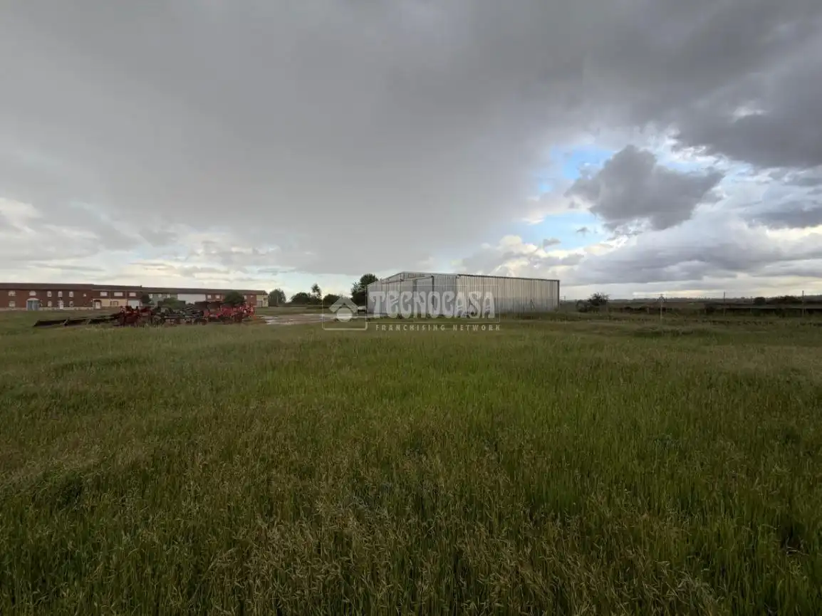 Land for sale in Villanueva de las Manzanas