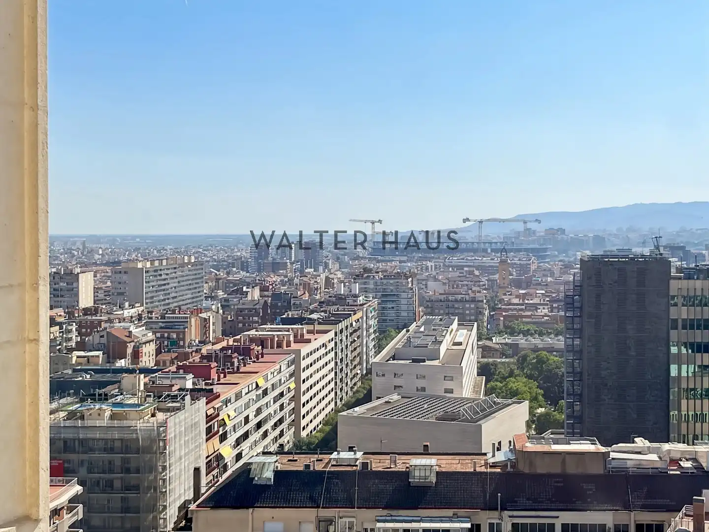 Außenansicht von Wohnung zur Miete in Barcelona mit Klimaanlage, Heizung und Möbliert