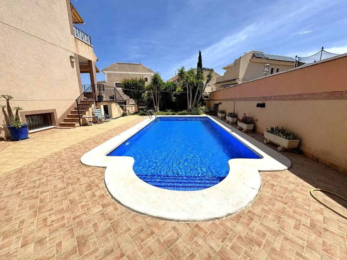 Adosado con piscina en venta en Los Balcones - Los Altos, imagen 2