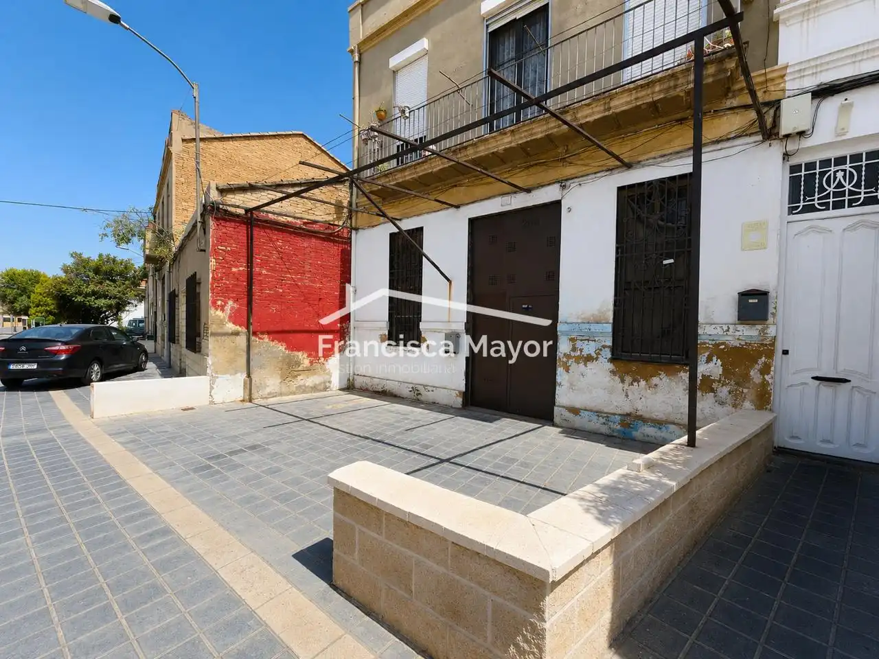 Außenansicht von Erdgeschoss zum Verkauf in Valencia mit Terrasse