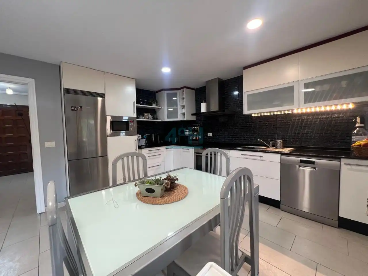 Cocina de Casa adosada en venta en Ourense Capital  con Calefacción, Jardín privado y Parquet