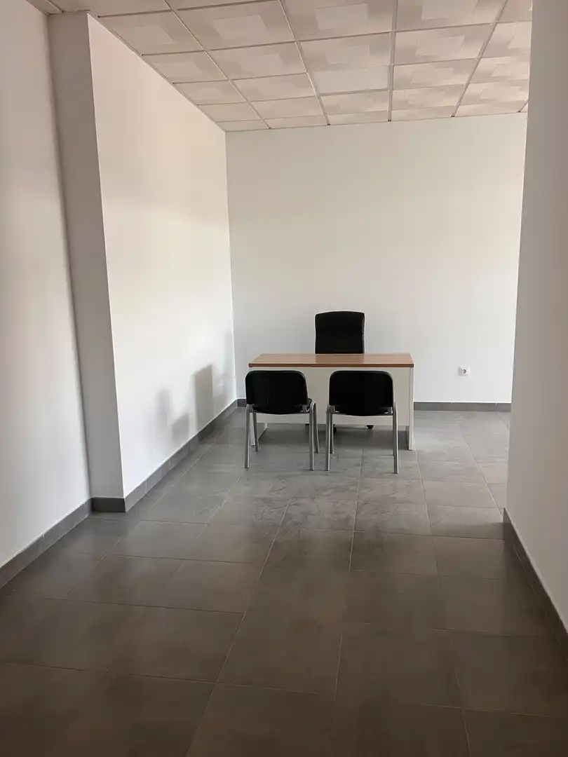 Oficina de alquiler en Camas con Aire acondicionado, Calefacción y Amueblado
