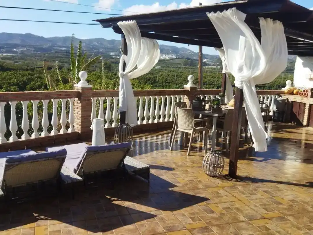 Terrassa de Finca rústica en venda en Benamargosa amb Aire condicionat, Piscina i Balcó