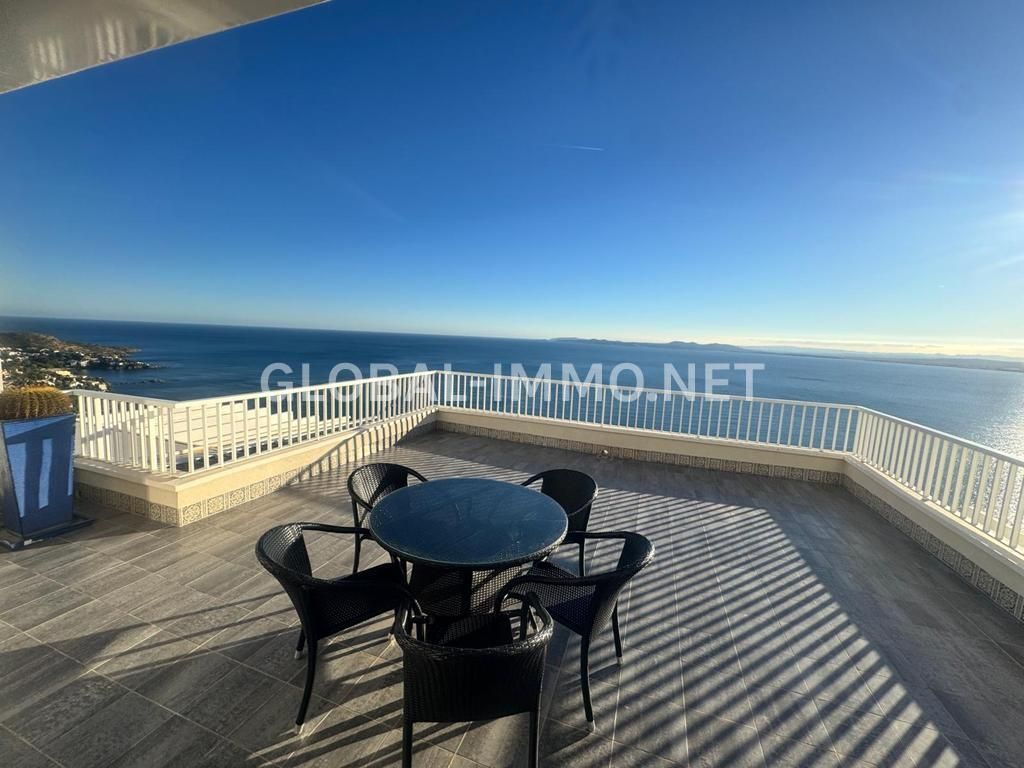 Terrassa de Apartament en venda en Roses amb Aire condicionat, Calefacció i Terrassa