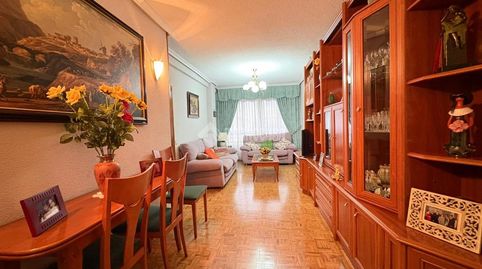 Foto 2 de Piso en venta en Juan de la Cierva, Getafe