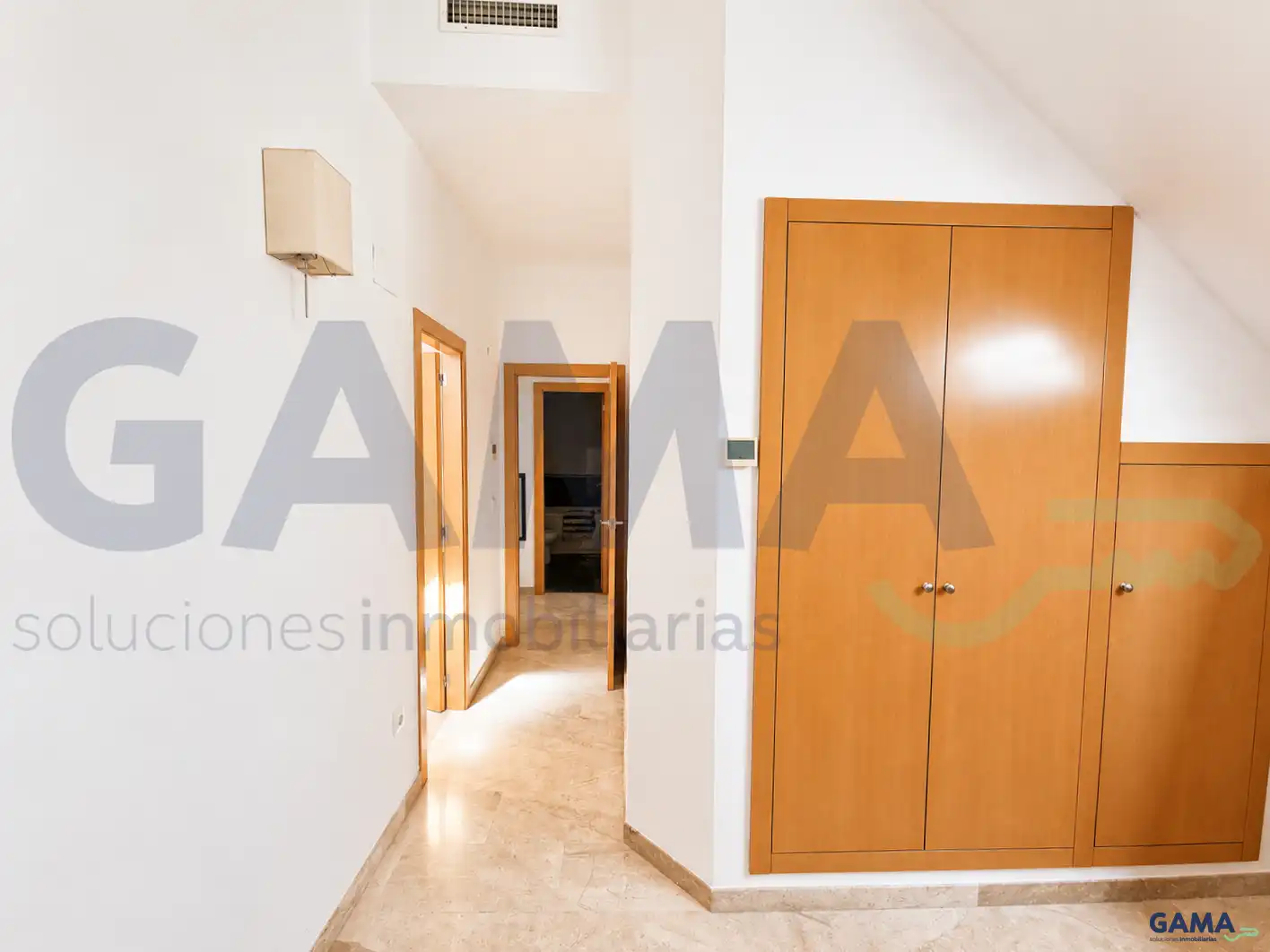 Dachboden zur Miete in Alzira mit Klimaanlage, Terrasse und Möbliert