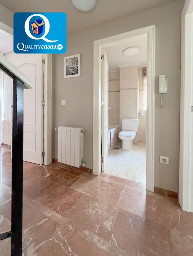 Bany de Casa o xalet en venda en Alicante / Alacant amb Aire condicionat, Calefacció i Terrassa