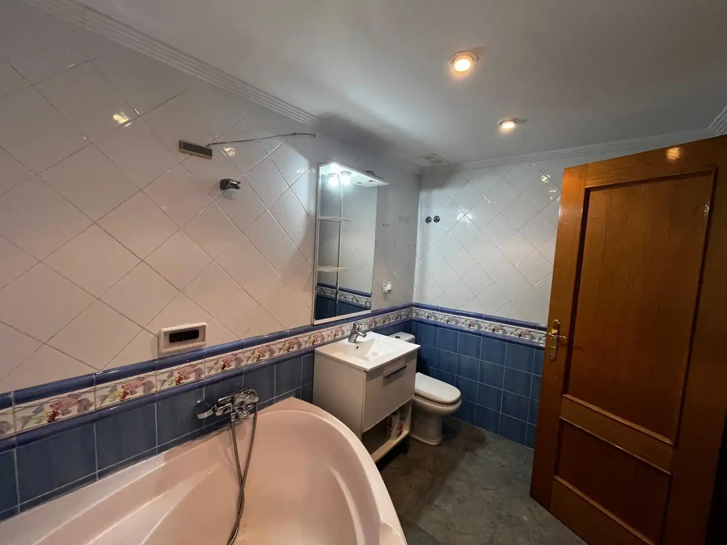 Baño de Piso en venta en Alcantarilla con Aire acondicionado, Parquet y Trastero
