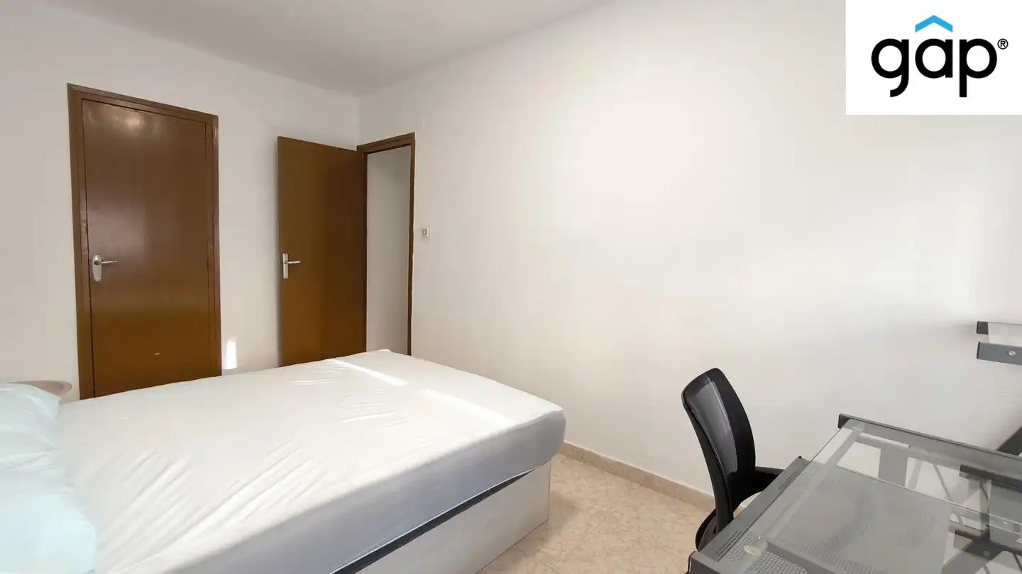 Schlafzimmer von Wohnung zur Miete in Cuenca mit Heizung, Terrasse und Möbliert