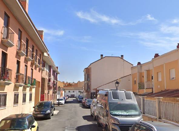 Dúplex en Venta en Calle Valbueno en Alovera