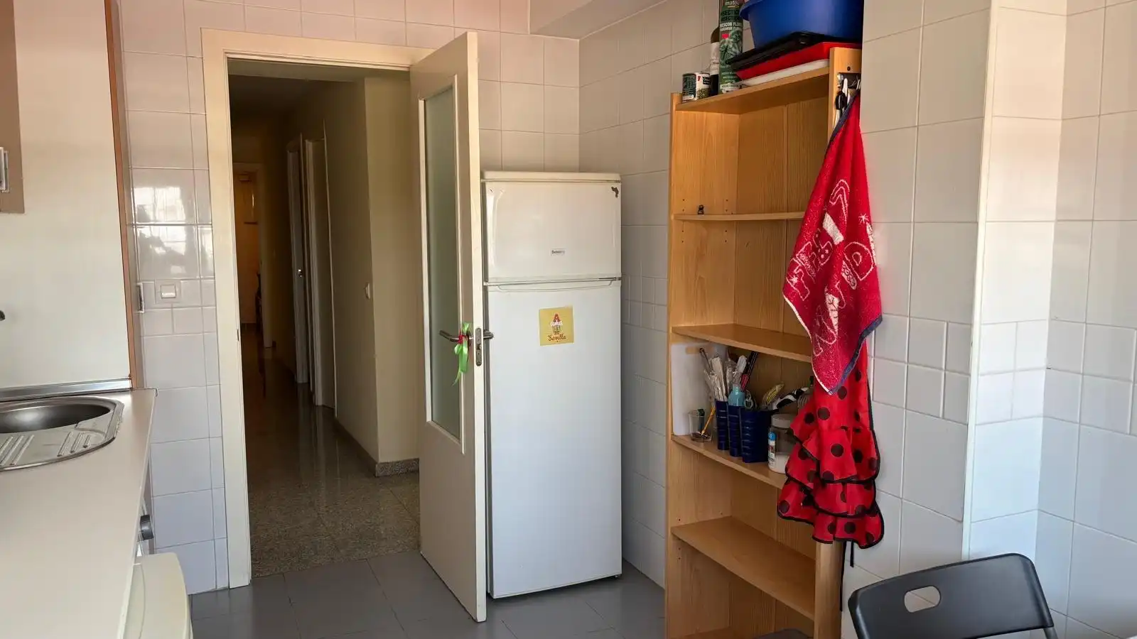 Cuina de Pis de lloguer en Sevilla amb Aire condicionat, Moblat i Balcó
