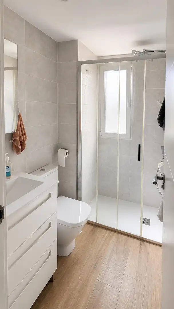 Bathroom of Flat for rent in Alicante / Alacant  with Air Conditioner, Furnished and Balcony