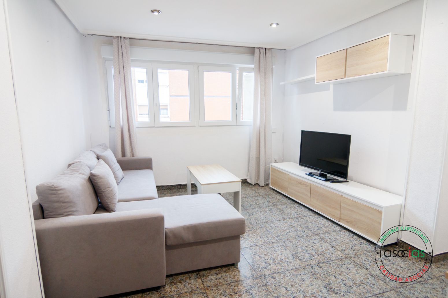 Living room of Flat for sale in Avilés  with Storage room and Furnished