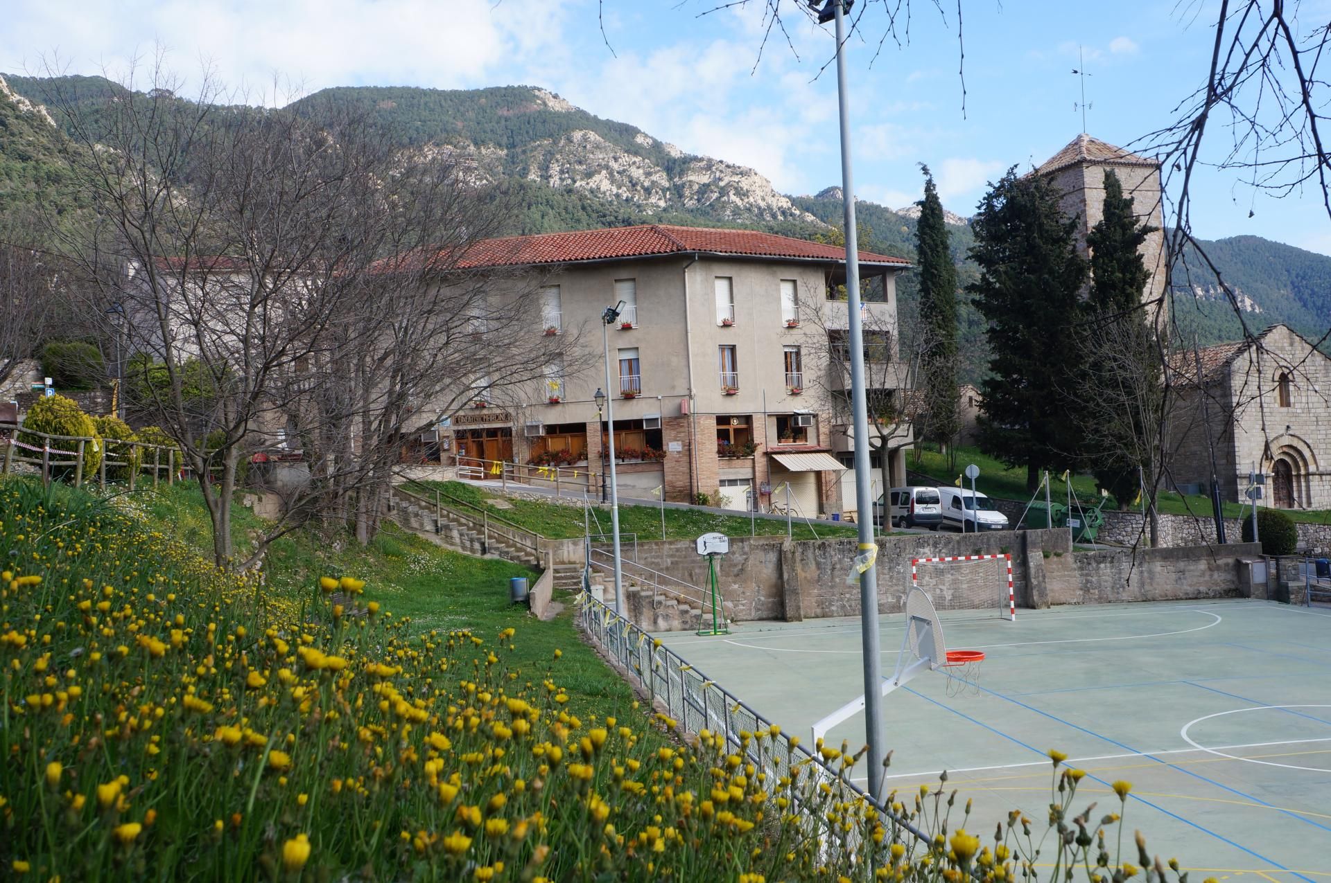 Vista exterior de Edifici en venda en La Nou de Berguedà