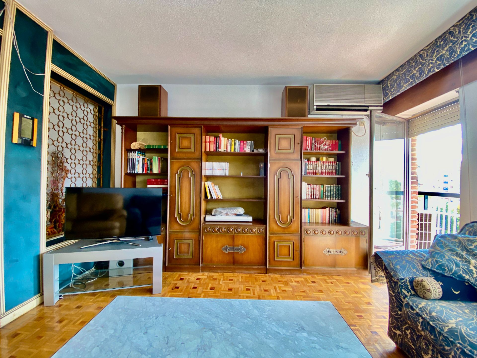 Sala d'estar de Pis en venda en  Madrid Capital amb Aire condicionat, Calefacció i Parquet