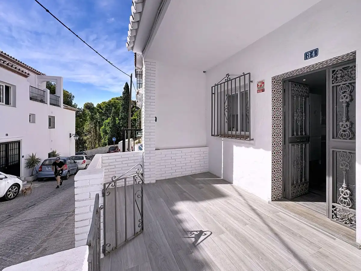Außenansicht von Einfamilien-Reihenhaus zum Verkauf in Mijas mit Klimaanlage, Heizung und Terrasse