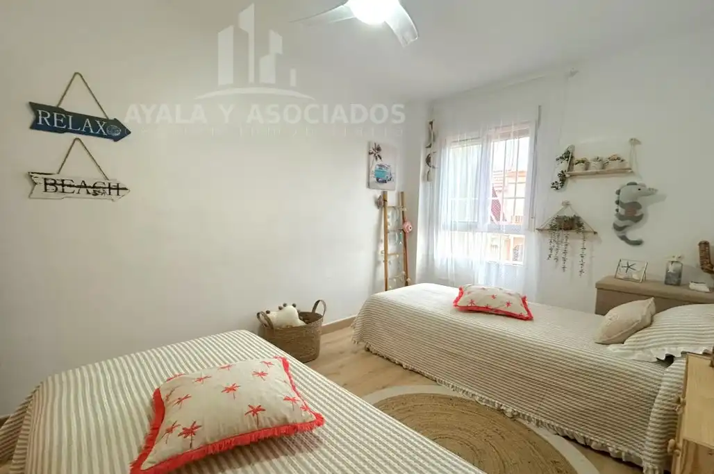 Dormitori de Pis en venda en Cartagena amb Parquet, Traster i Moblat