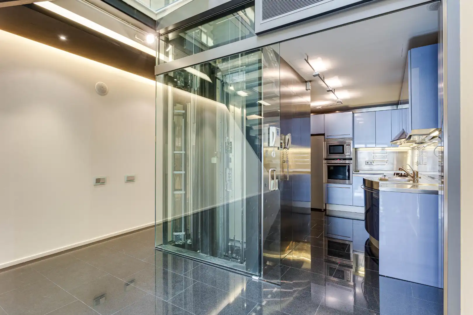 Casa adosada en venta en Barcelona con Aire acondicionado, Calefacción y Jardín privado
