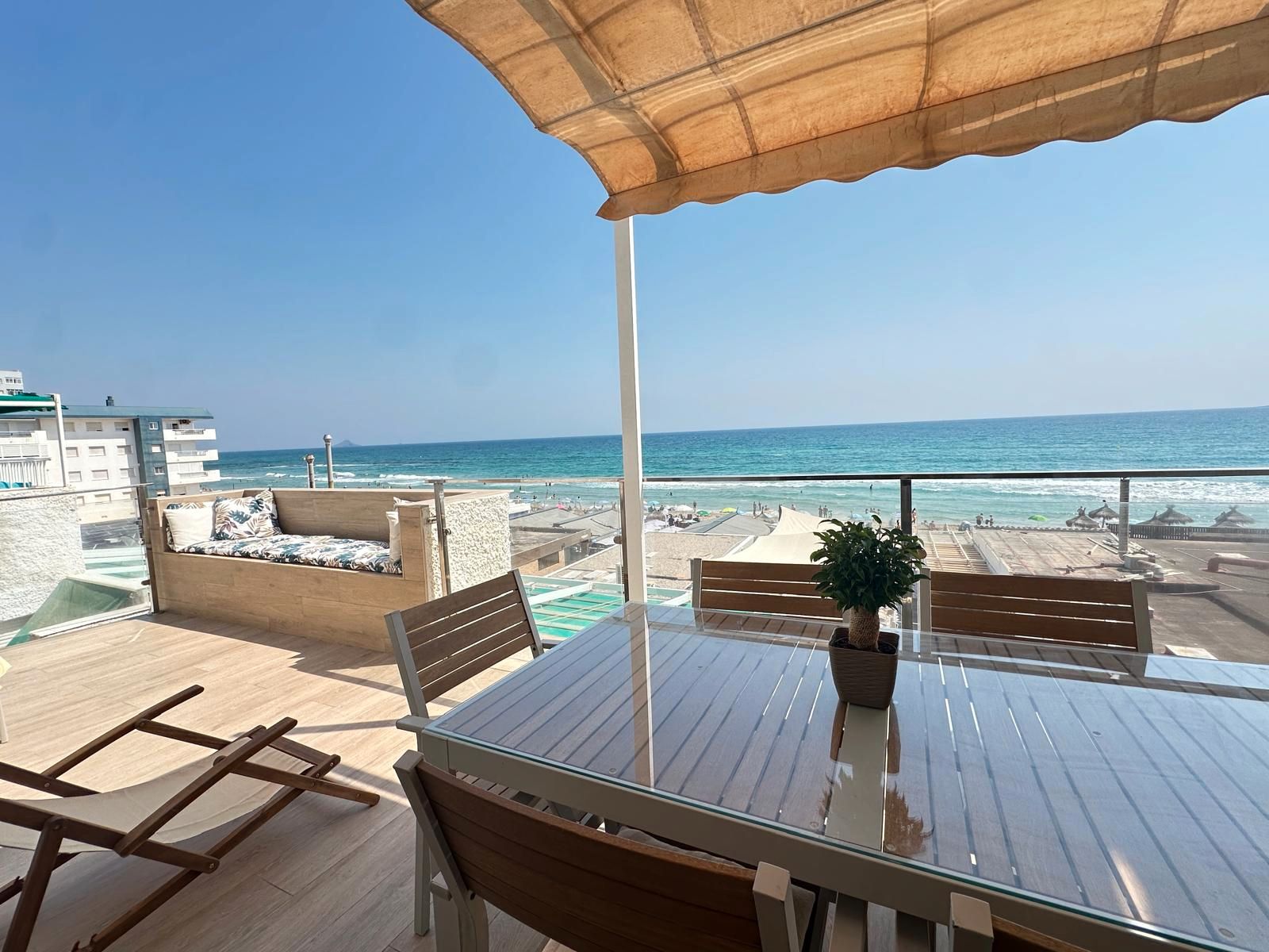 Terrassa de Pis de lloguer en La Manga del Mar Menor amb Aire condicionat, Calefacció i Jardí privat