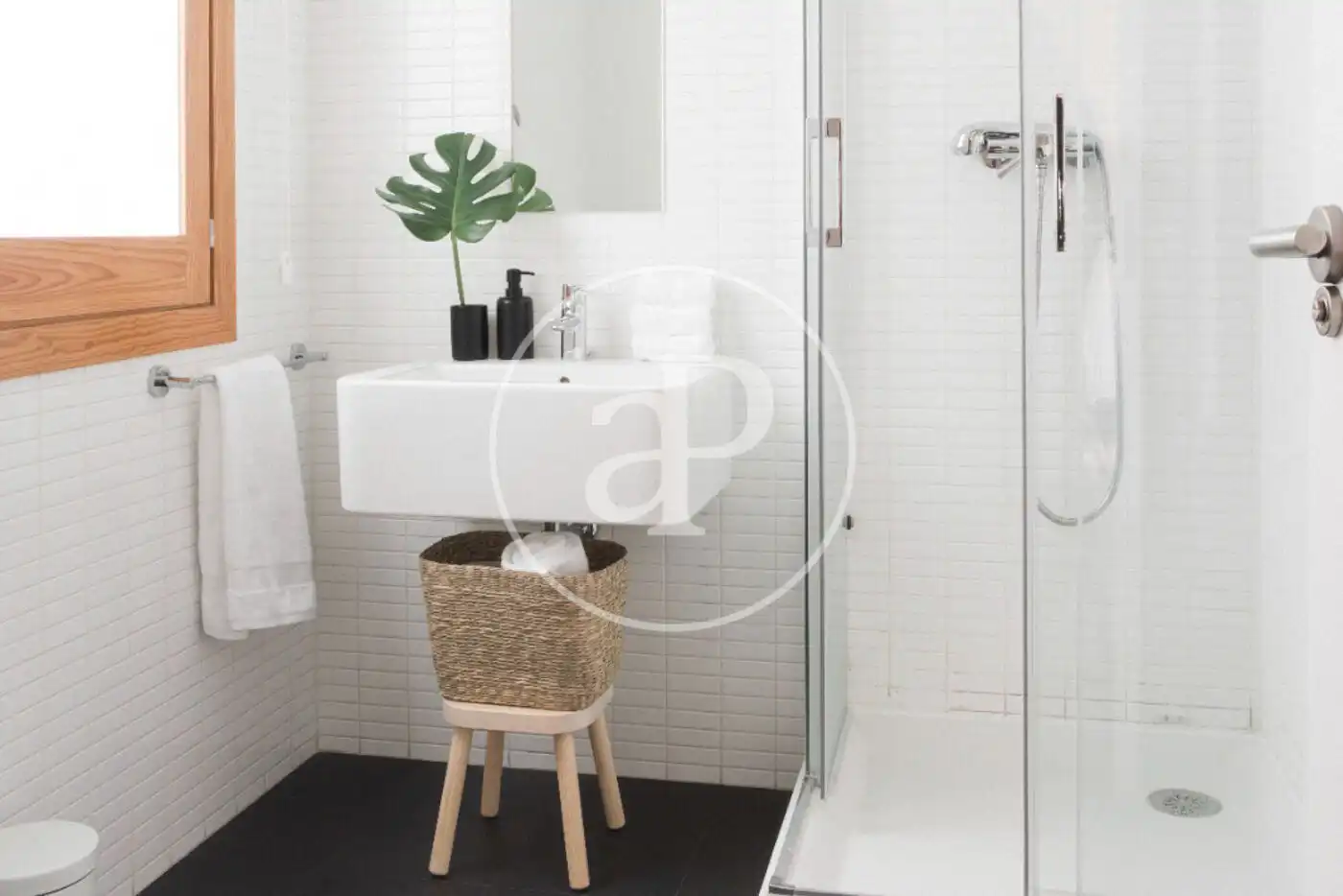 Badezimmer von Wohnung zur Miete in Madrid mit Klimaanlage, Heizung und Möbliert