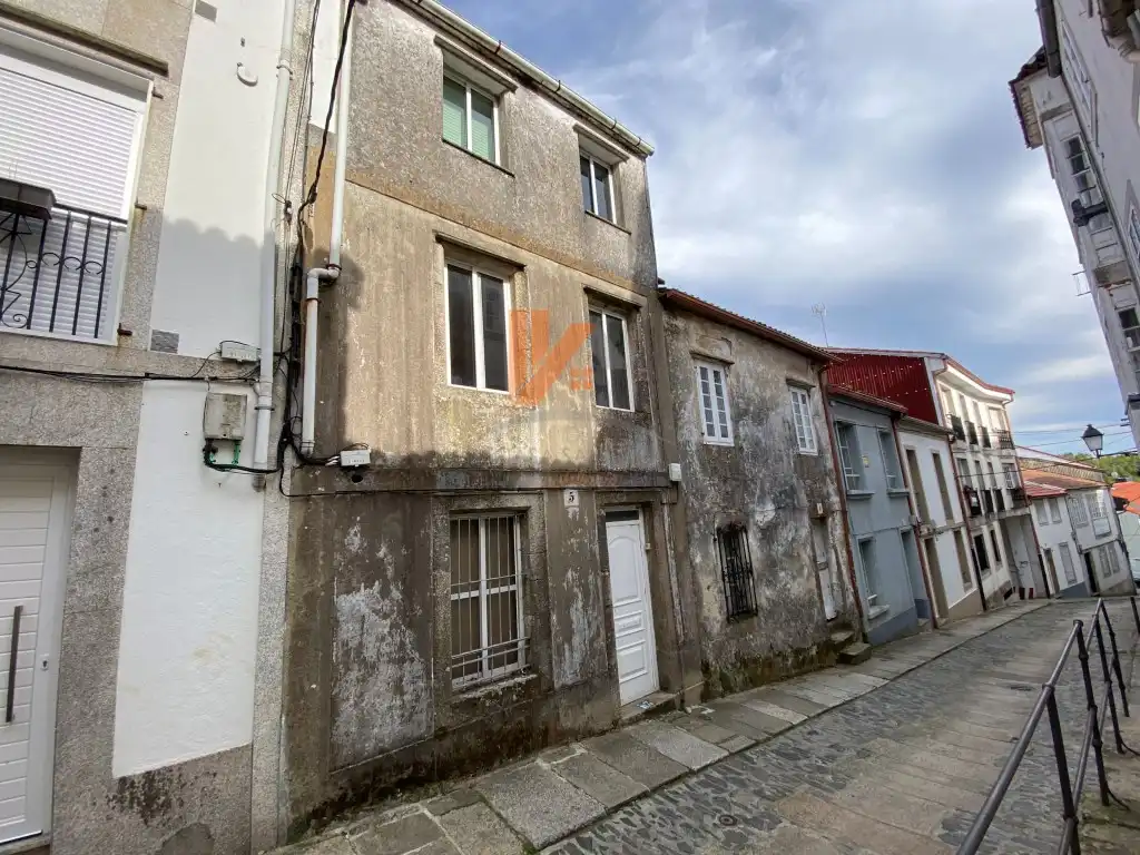 Vista exterior de Casa o xalet en venda en Santiago de Compostela 