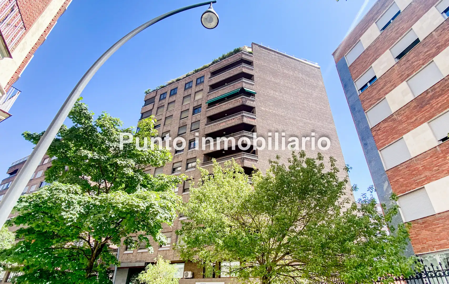 Vista exterior de Pis en venda en Valladolid amb Calefacció, Parquet i Terrassa