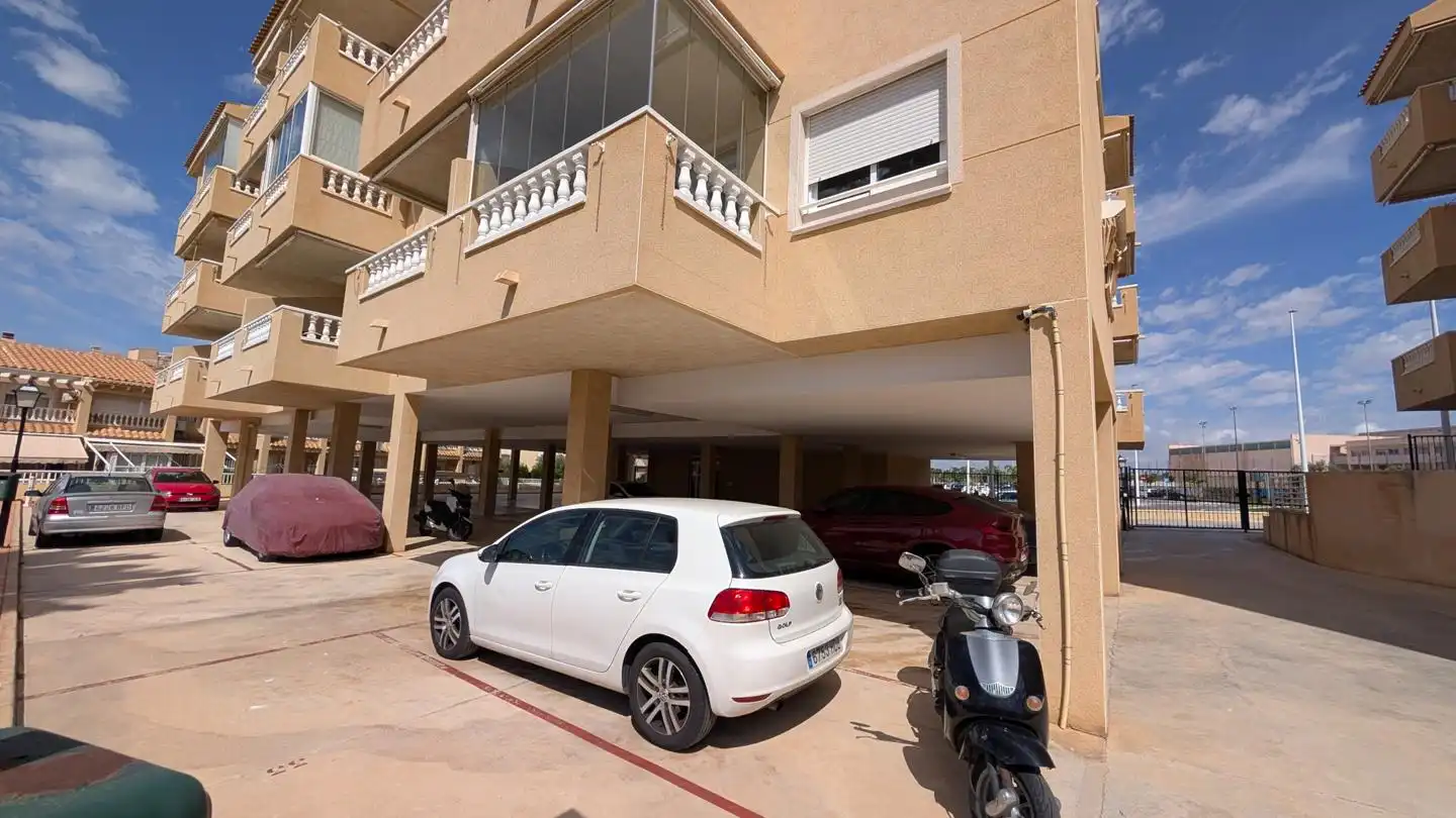 Parking de Casa adosada en venta en Santa Pola con Aire acondicionado, Terraza y Piscina