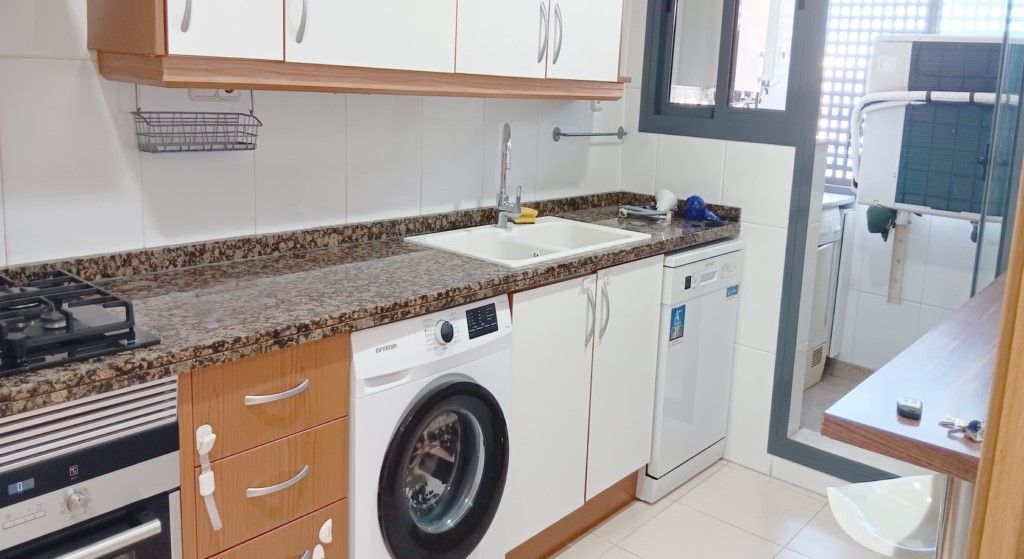 Cuina de Pis de lloguer en  Valencia Capital amb Aire condicionat, Terrassa i Piscina