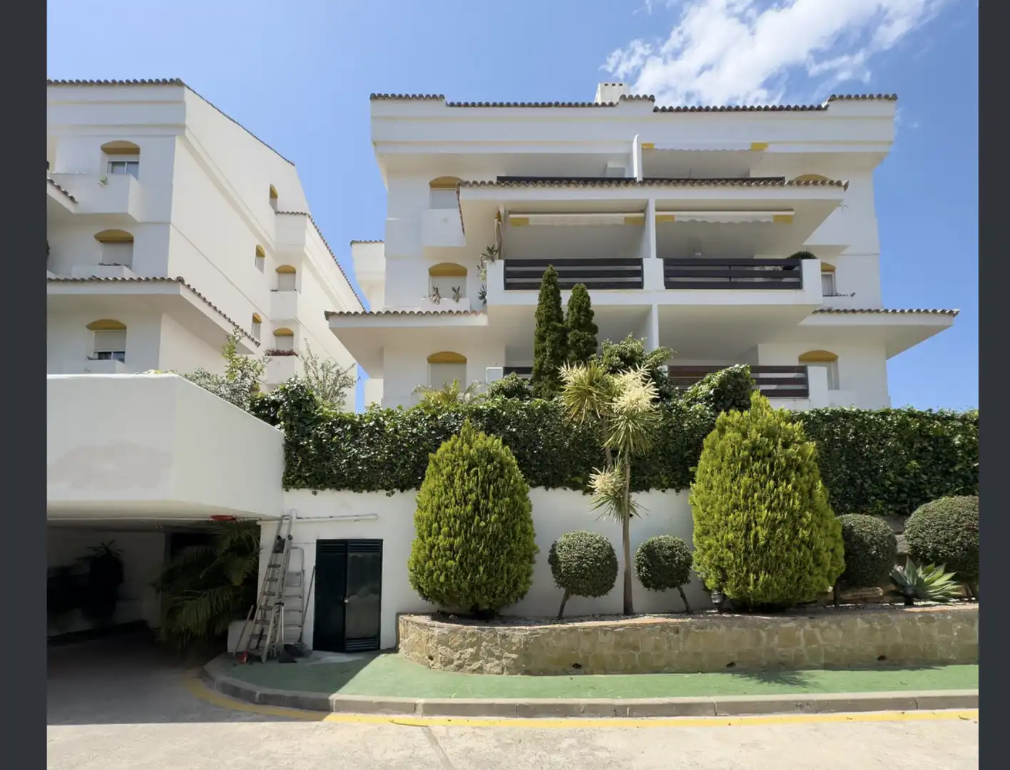 Außenansicht von Maisonette zum Verkauf in Marbella mit Klimaanlage, Heizung und Parkett