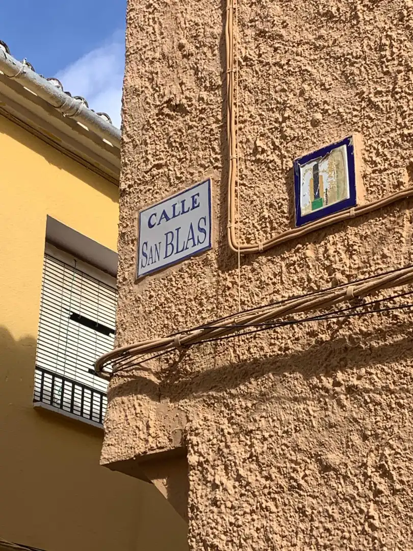 Vista exterior de Casa adosada en venta en Hellín