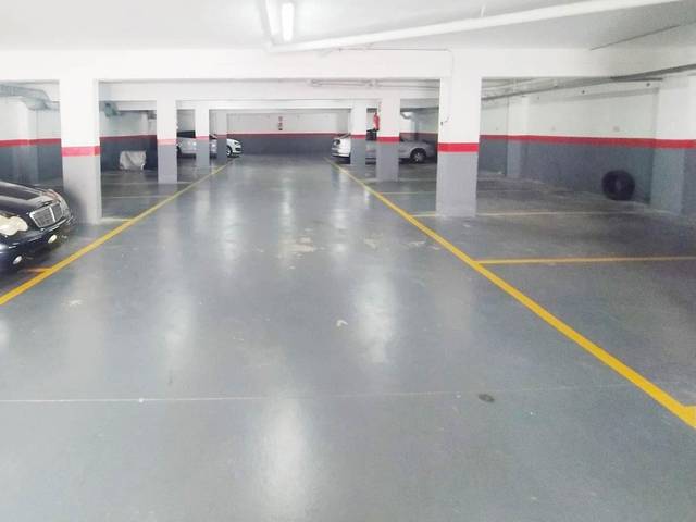 Garaje en Venta en Nucli Antic