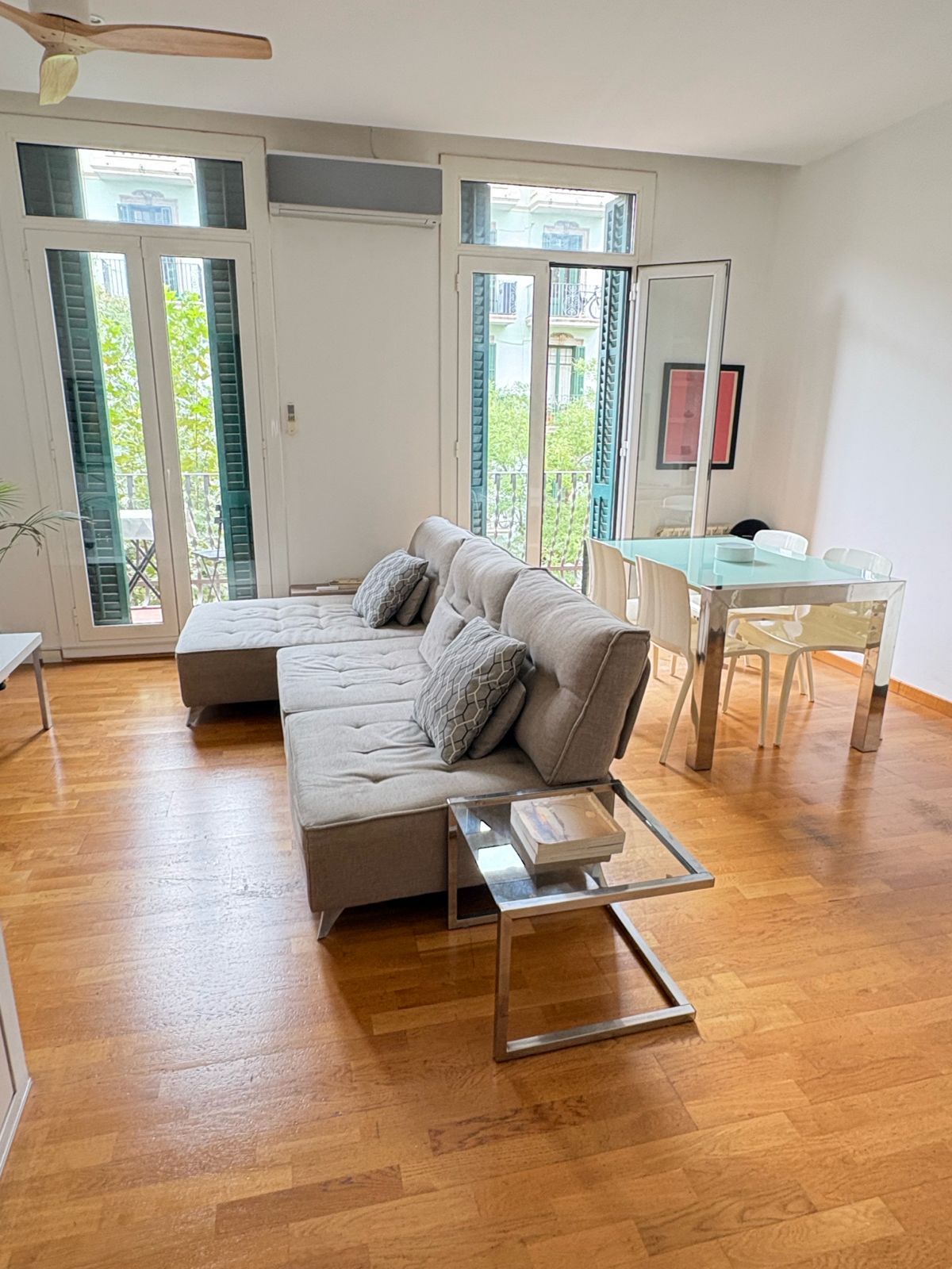 Sala d'estar de Pis en venda en  Barcelona Capital amb Calefacció i Balcó