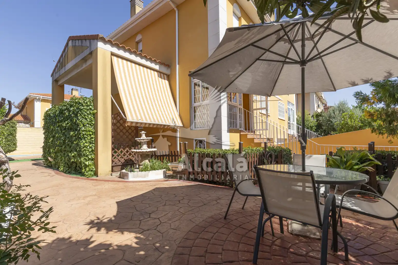 Casa aparellada amb piscina en venda a Torrejón del Rey, imagen 69