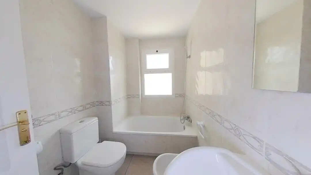 Bathroom of Flat for sale in Arona