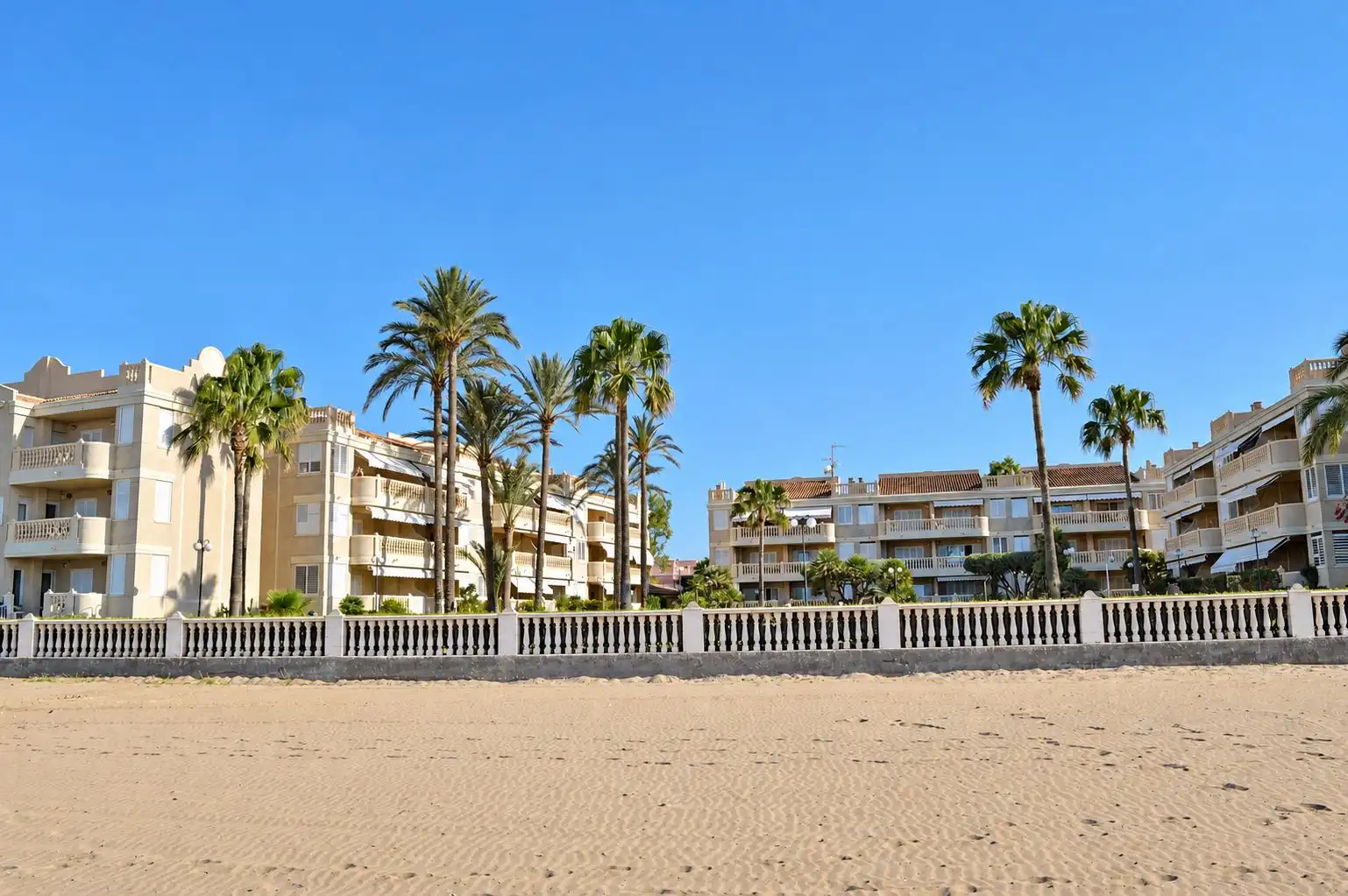 Apartamento con piscina en venta en Las Marinas / Les Marines