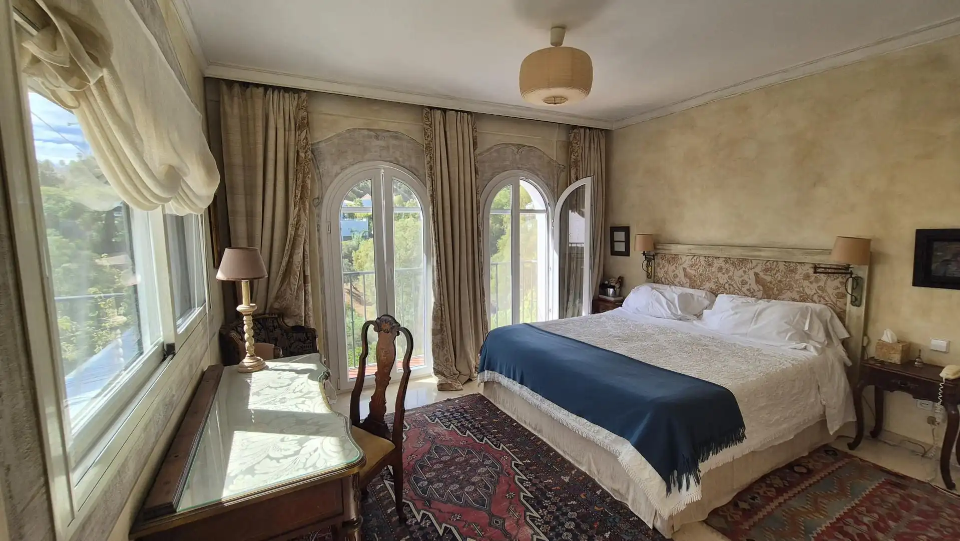 Bedroom of Houses for sale in Benahavís  with Air Conditioner, Terrace and Storage room