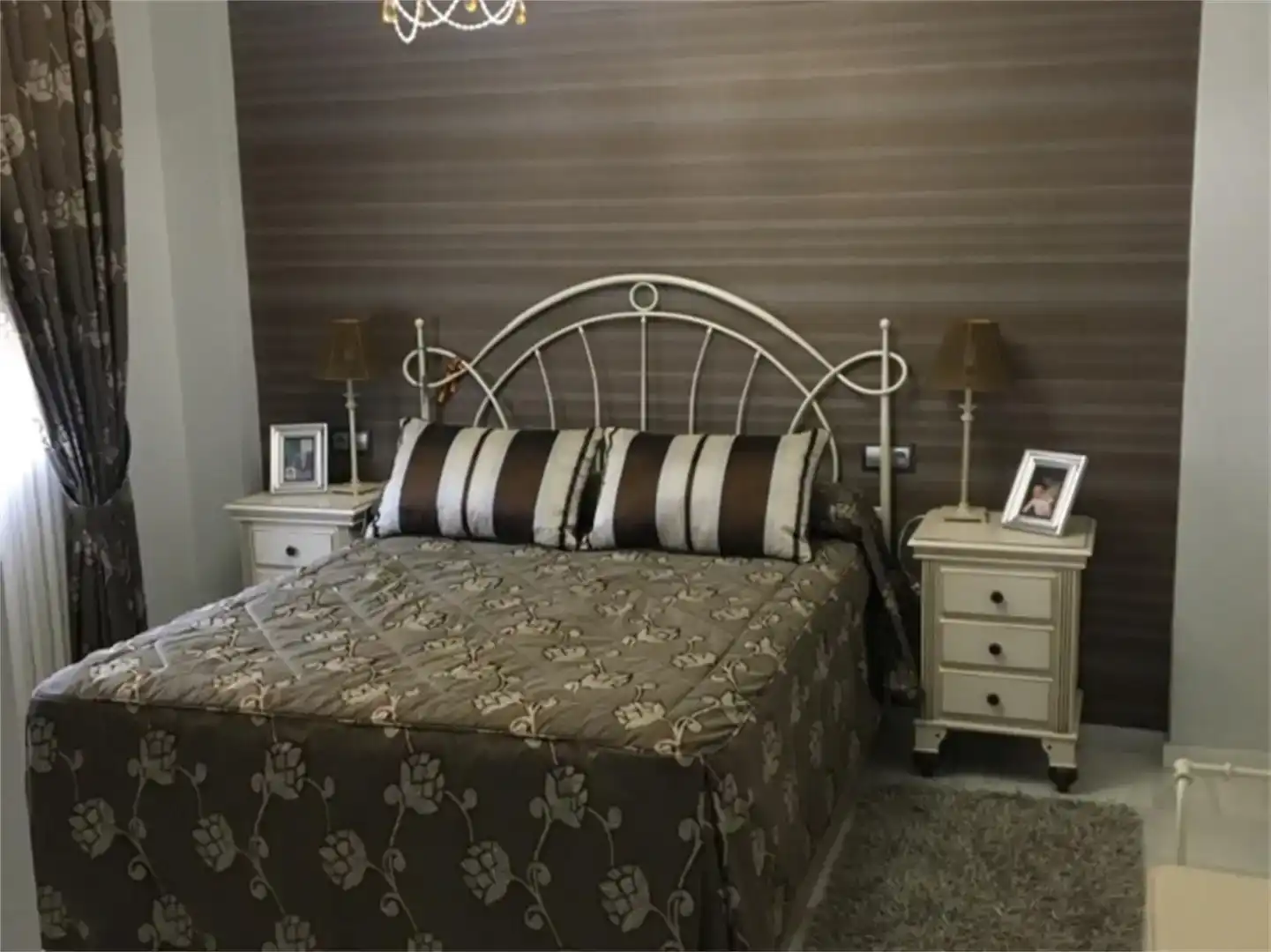 Dormitori de Casa o xalet en venda en Utrera amb Aire condicionat, Jardí privat i Parquet