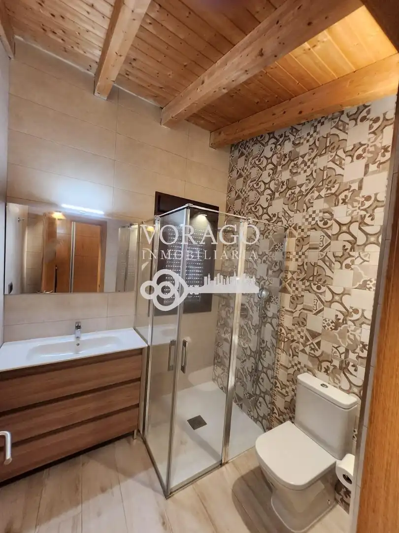 Bathroom of Houses for rent in Alcalá de Henares