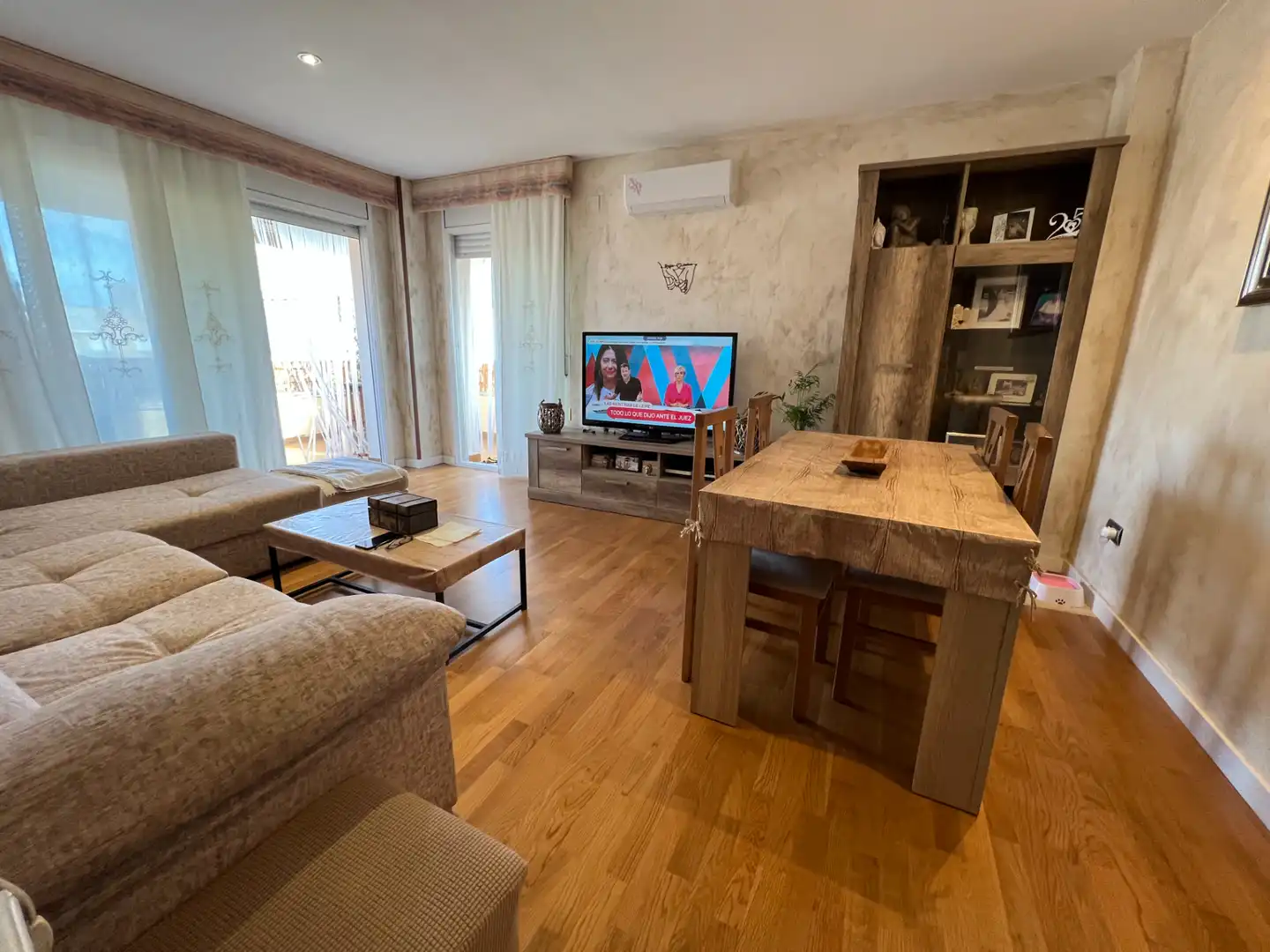 Sala de estar de Ático en venta en Salou con Aire acondicionado, Calefacción y Jardín privado