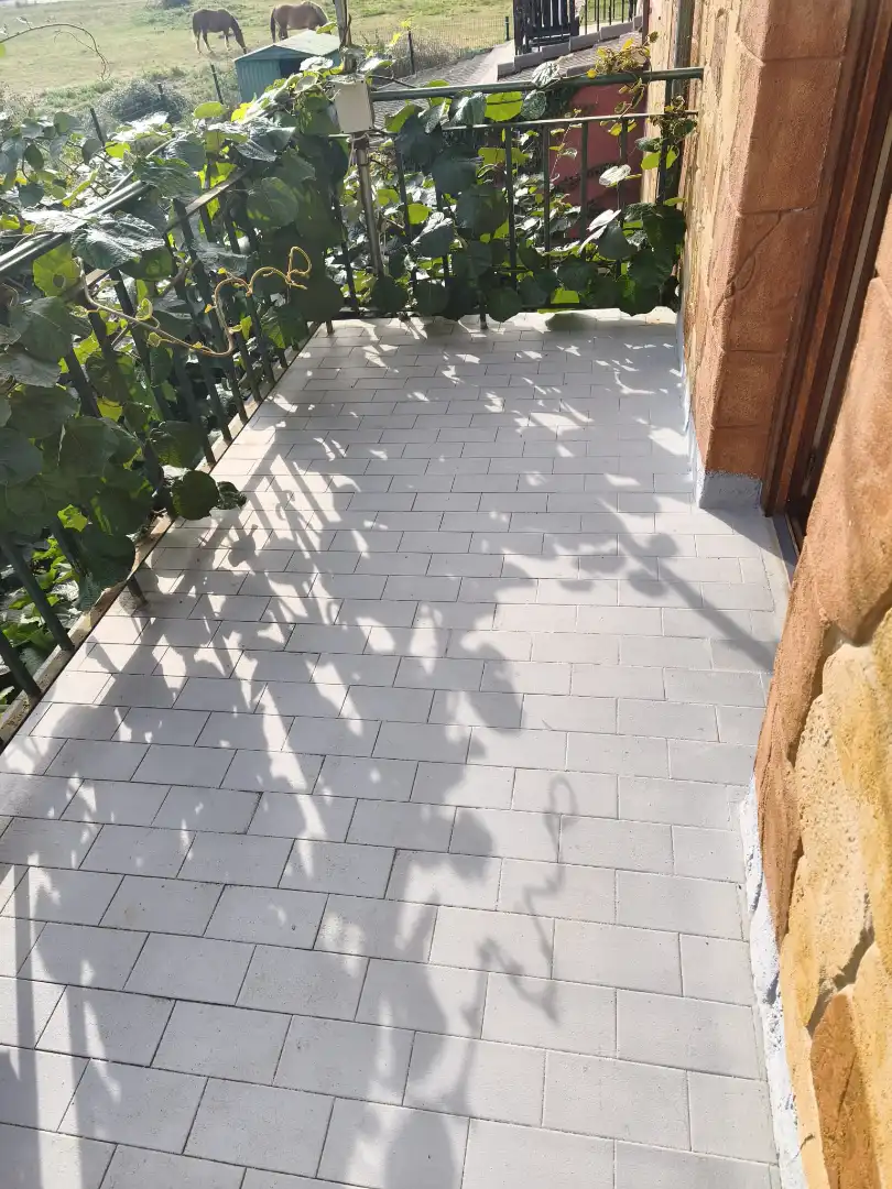 Casa aparellada amb terrassa en venda a Calle Real 5, imagen 4